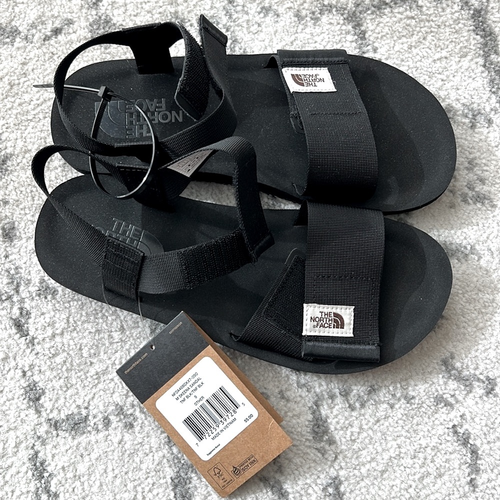 The North Face Skeena Sandals NWT size 9
